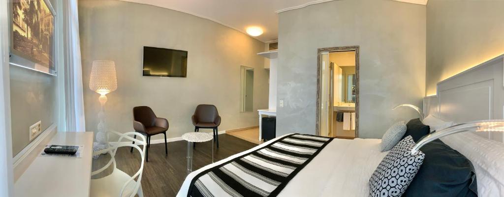 
Superior Plus Twin Room with Lake View
