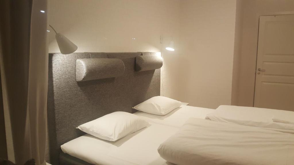 Postel nebo postele na pokoji v ubytování SJÖTORPS HOSTEL