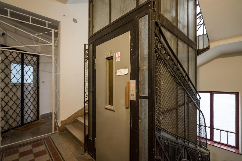 Fotografia z galérie ubytovania 3 bedrooms bright flat in the heart of the city -FREE PARKING Need Reservation v Budapešti