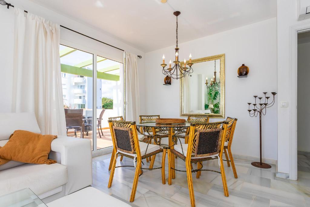 Mi Capricho Beachfront Penthouse, P12 5A, Sitio de Calahonda ...