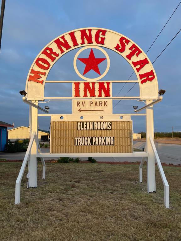 a sign for the entrance to a turning star rv park at Morning Star Inn in Anson