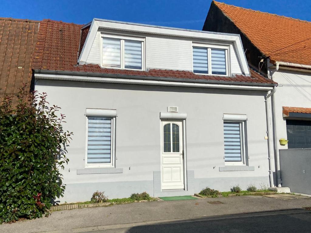 Maison de village avec jardin 15mn des plages, wifi, 2 chambres, jardin - 两居室房屋