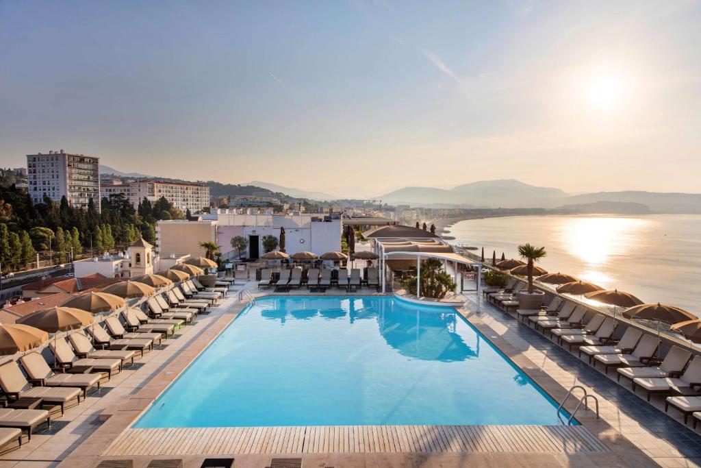 Πισίνα στο ή κοντά στο Radisson Blu Hotel Nice