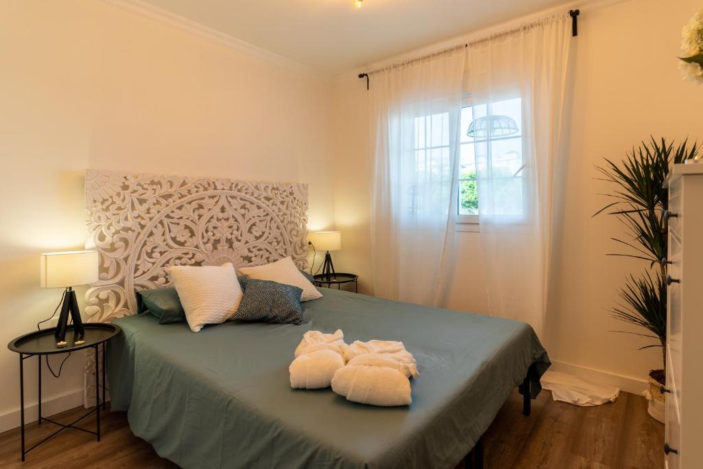 Posteľ alebo postele v izbe v ubytovaní Apartment Black Level, 30m playa, Pool, Wifi