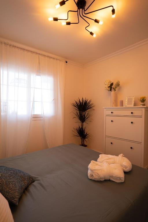 Posteľ alebo postele v izbe v ubytovaní Apartment Black Level, 30m playa, Pool, Wifi