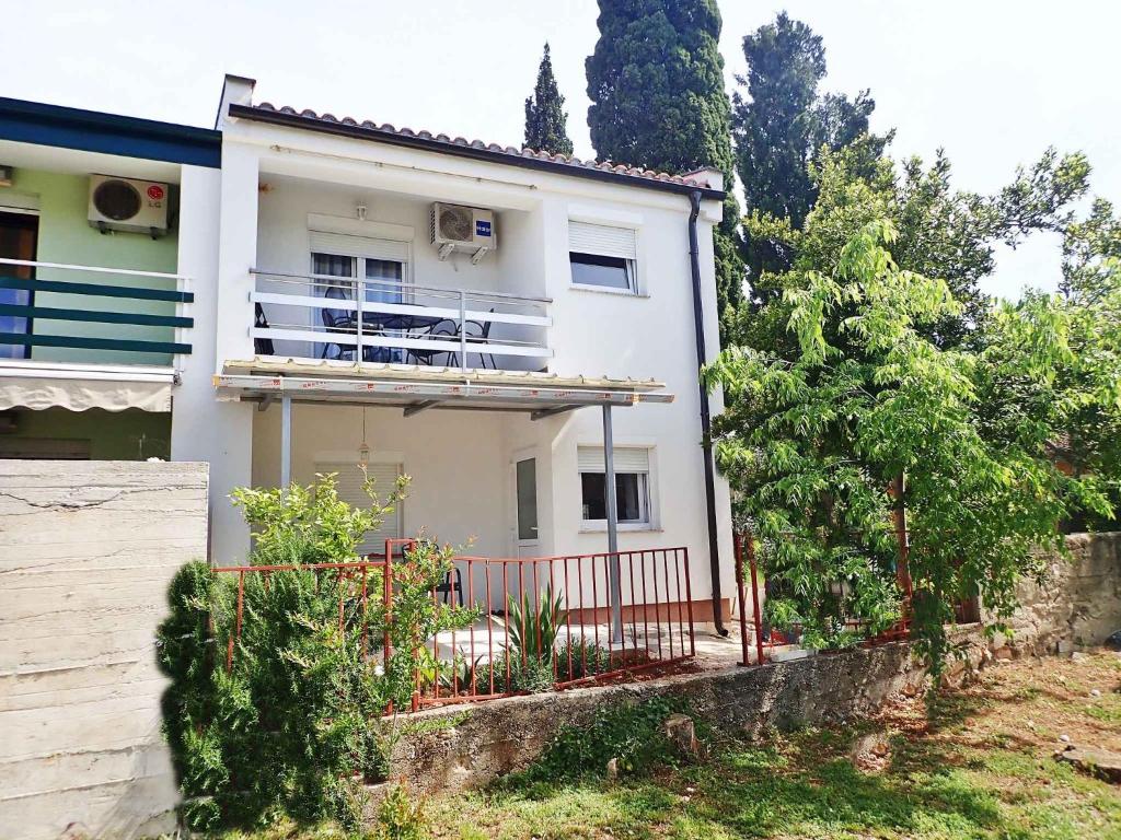 Budova, v ktorej sa apartmán nachádza