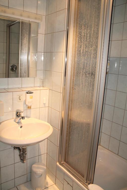 Koupelna v ubytování Hotel Anhalt