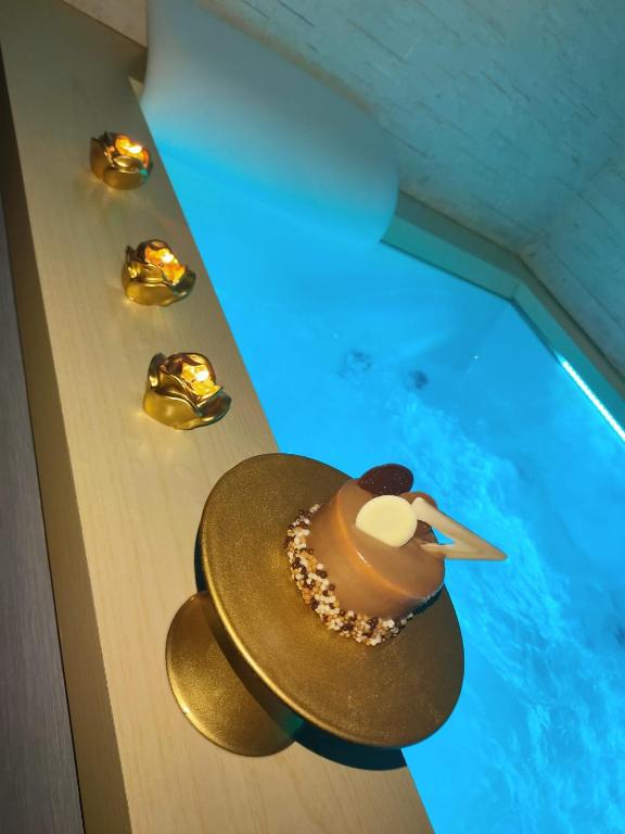 The swimming pool at or close to Romantic Suite