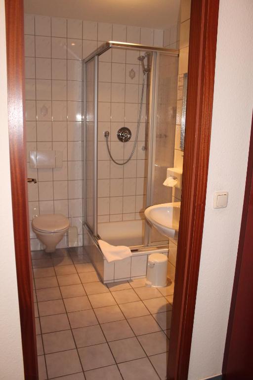 Koupelna v ubytování Hotel Anhalt