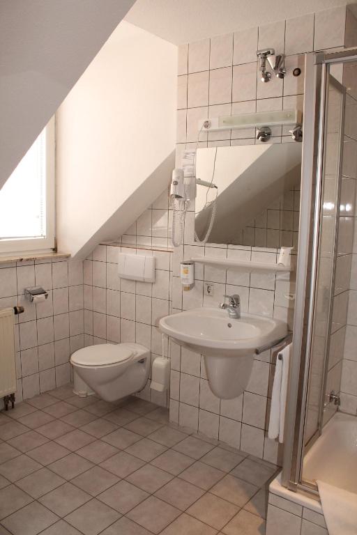 Koupelna v ubytování Hotel Anhalt