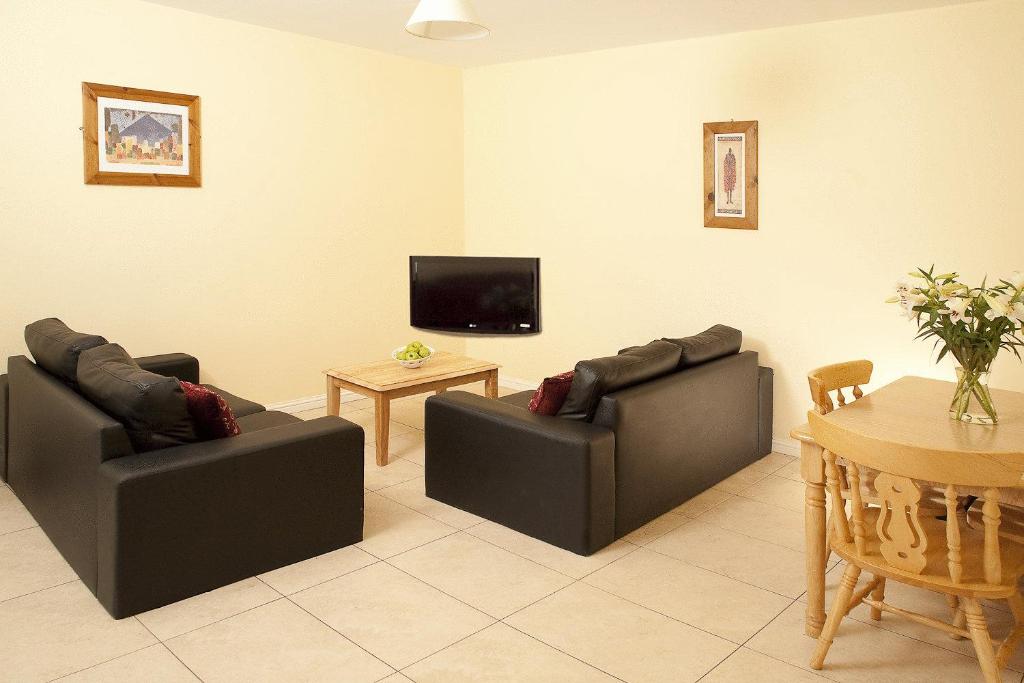 TV a/nebo společenská místnost v ubytování Menlo Park Apartments