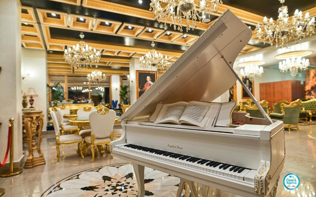 Prezident Palace Belgrade - Adults Only - Resim 10