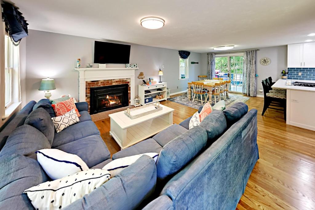 Cotuit Bay Bungalow, MA