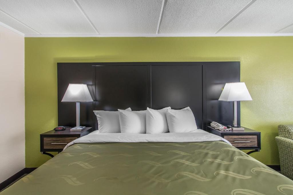 Quality Inn Hinesville - Fort Stewart Area, Kitchenette Rooms - Pool - Guest Laundry - 王室 - 不吸烟