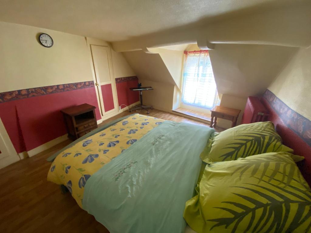 Postel nebo postele na pokoji v ubytování Four A Ban