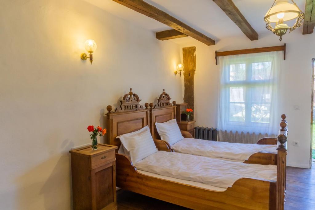 Легло или легла в стая в Șura din Seleuș - Seleuș Barn - Idyllic Countryside M Museum House