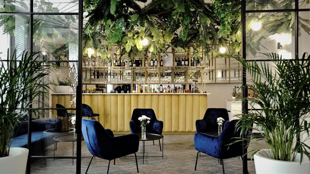 Posedenie v ubytovaní Hotel Made in Napoli by Siervo Międzybórz