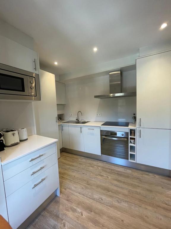 Modern apartment in the heart of Old Town Girona - Apartamento De Dos Dormitorios