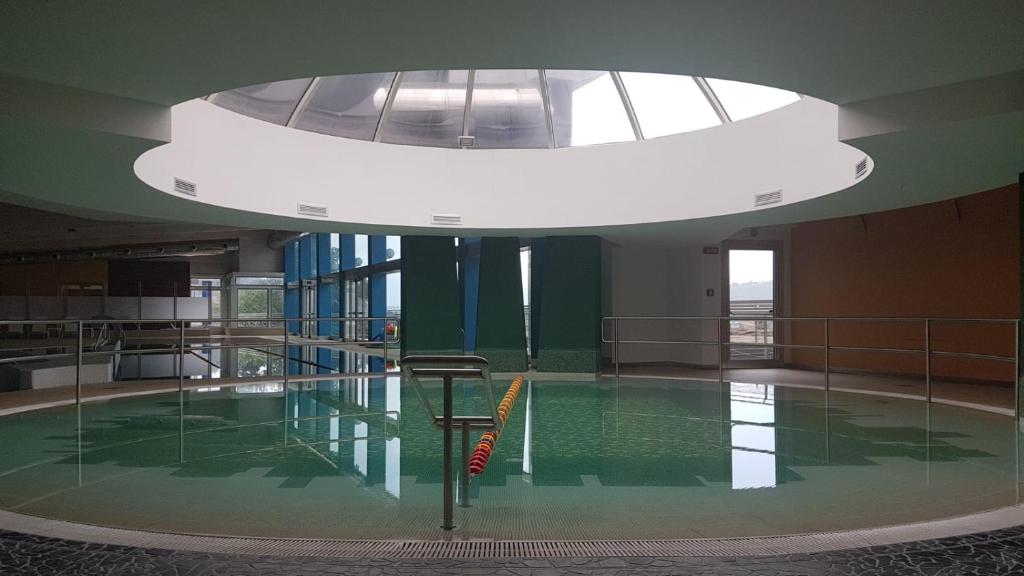 Bazén v ubytování Bouganville Hill Resort & Wellness Space nebo v jeho okolí