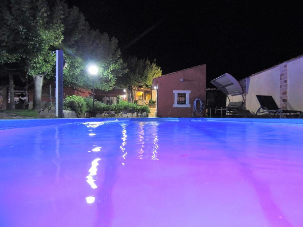 The swimming pool at or close to El Rincón de los Patos 1