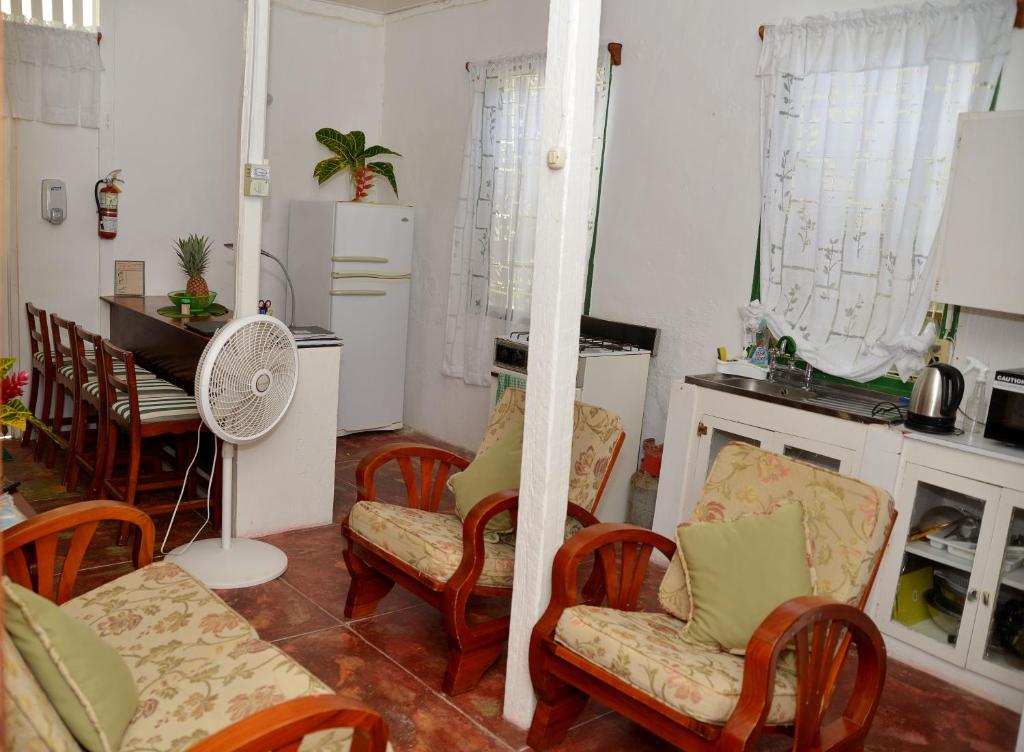 Posezení v ubytování Cholson Chalets