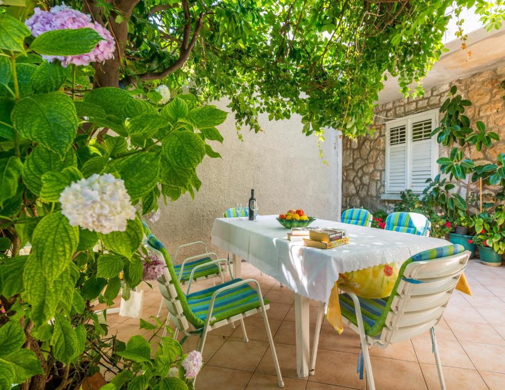 Giardino di AVA Studio apartment and Room