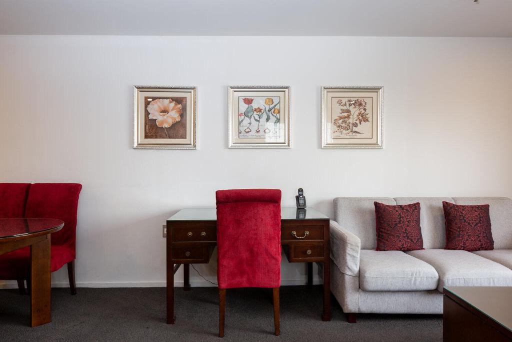 Posezení v ubytování Fino Hotel & Suites
