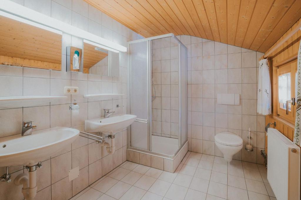 Koupelna v ubytování Lari Fari
