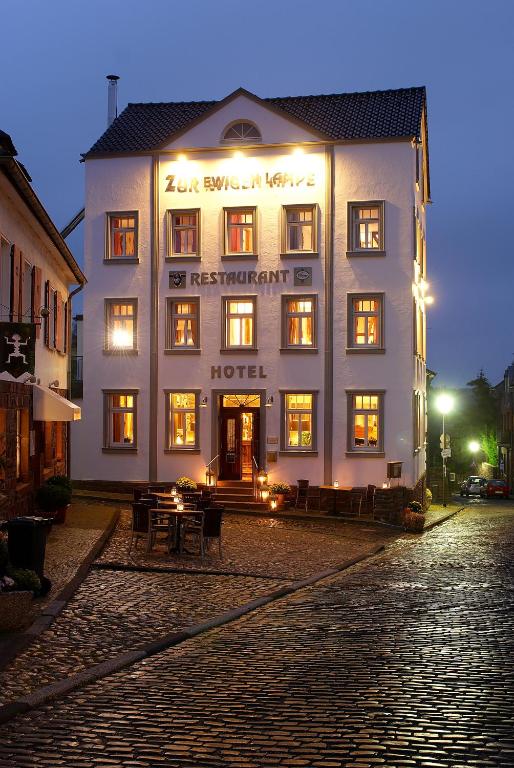 Zur Ewigen Lampe Romantisches Landhotel & Restaurant, Nideggen – Tarifs 2024