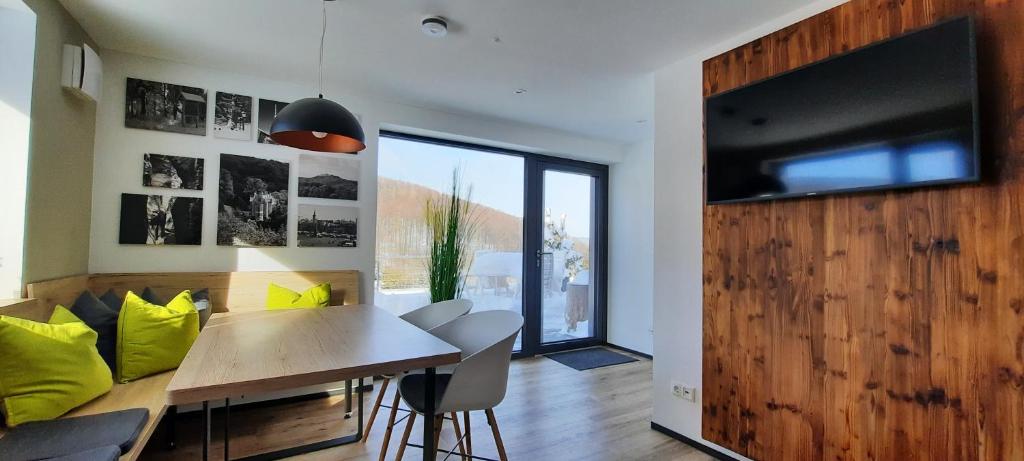 TV a/nebo společenská místnost v ubytování Ferienhaus "Haus Sommerstieg"