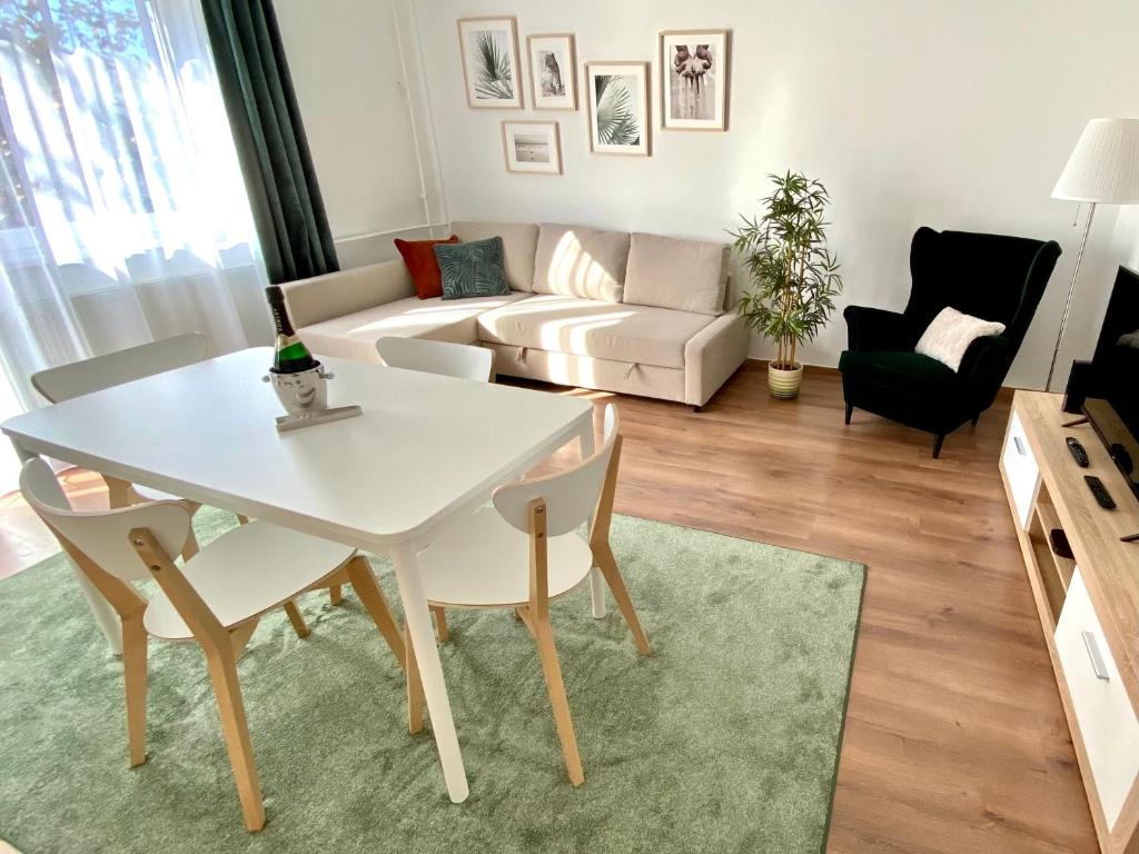 Suitetrails - Esther Apartman Tatabánya