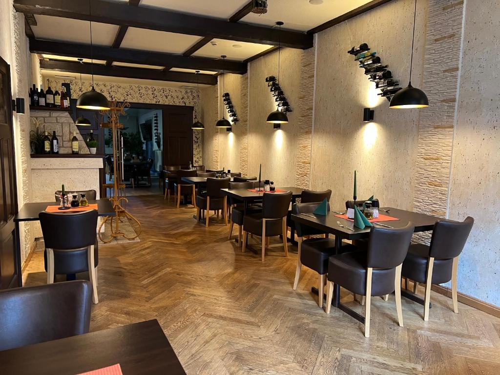 Restaurace v ubytování Hotel am Rathaus Adii