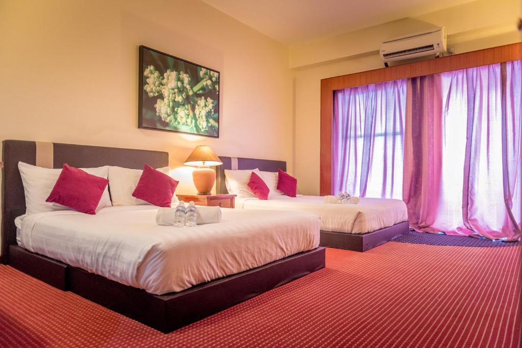 J Beach Suites At Rainbow Paradise - Studio Apartment