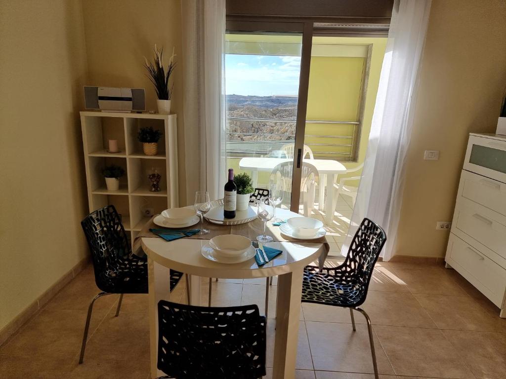 Fotografie z fotogalerie ubytování Villa Los Vientos only 100m to the surf beach, terrace, balcony, sea view, wifi v destinaci Granadilla de Abona
