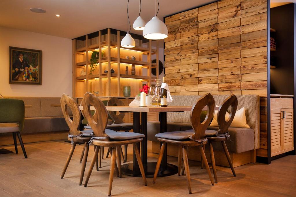 Posezení v ubytování Hotel Amberger Hof