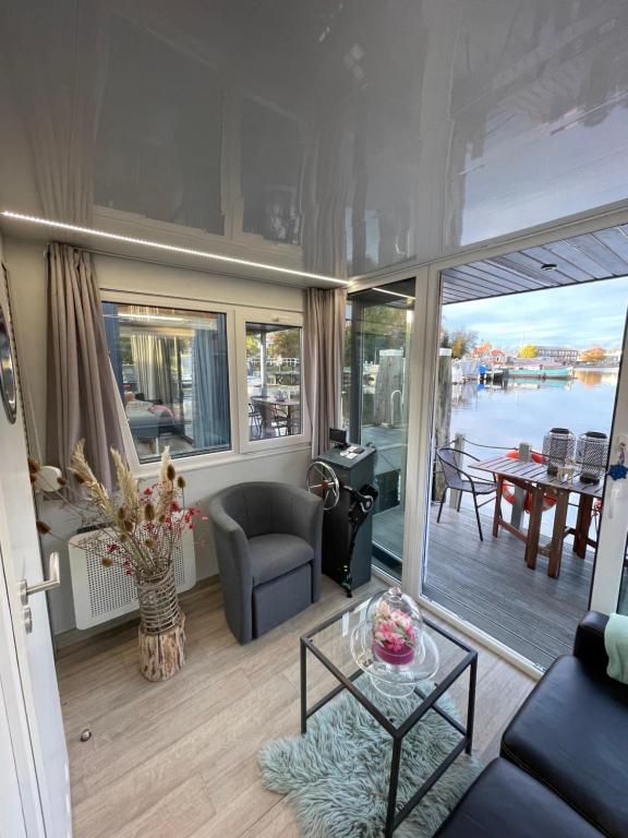 Slapen op het Water - One-Bedroom Apartment