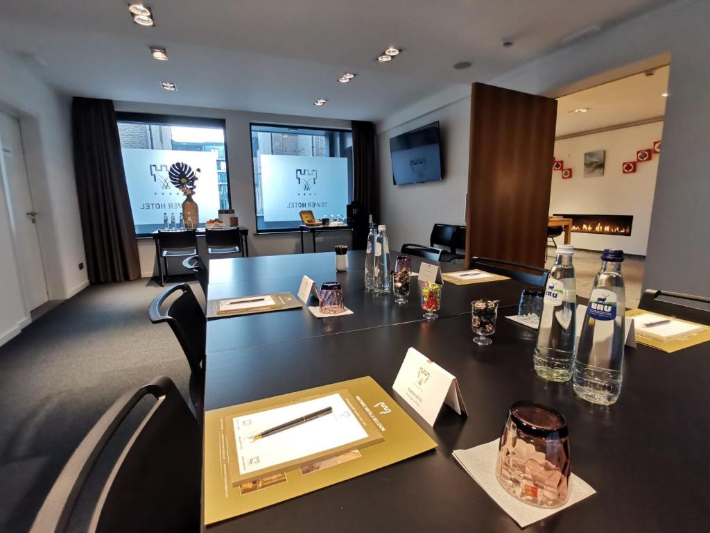 TV a/nebo společenská místnost v ubytování Tower Hotel Aalst