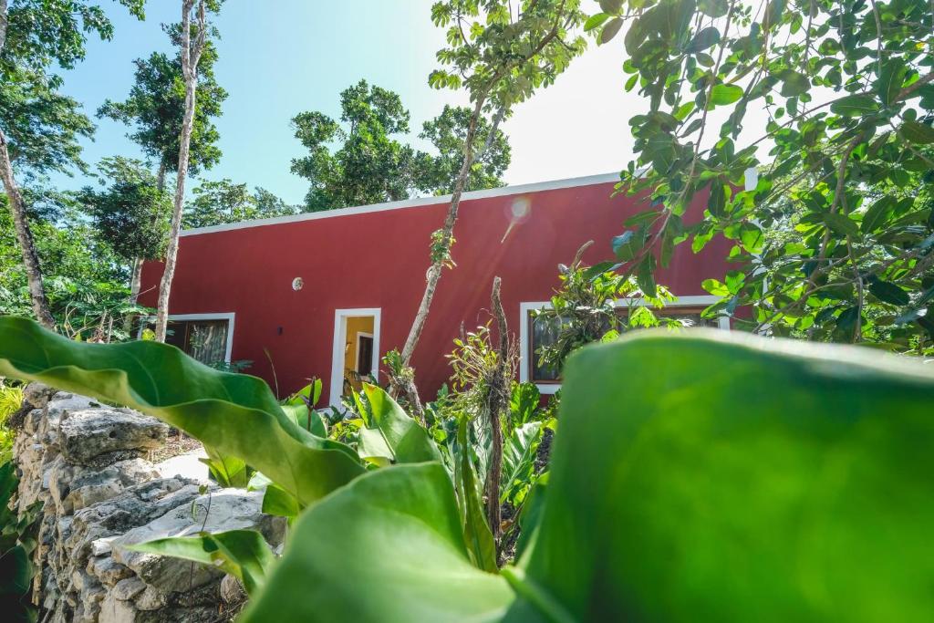 Vrt u objektu Wakax Hacienda - Cenote & Boutique Hotel - Small Luxury Hotels of the World