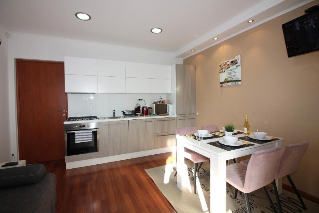 A kitchen or kitchenette at Classy Apartment Zagreb