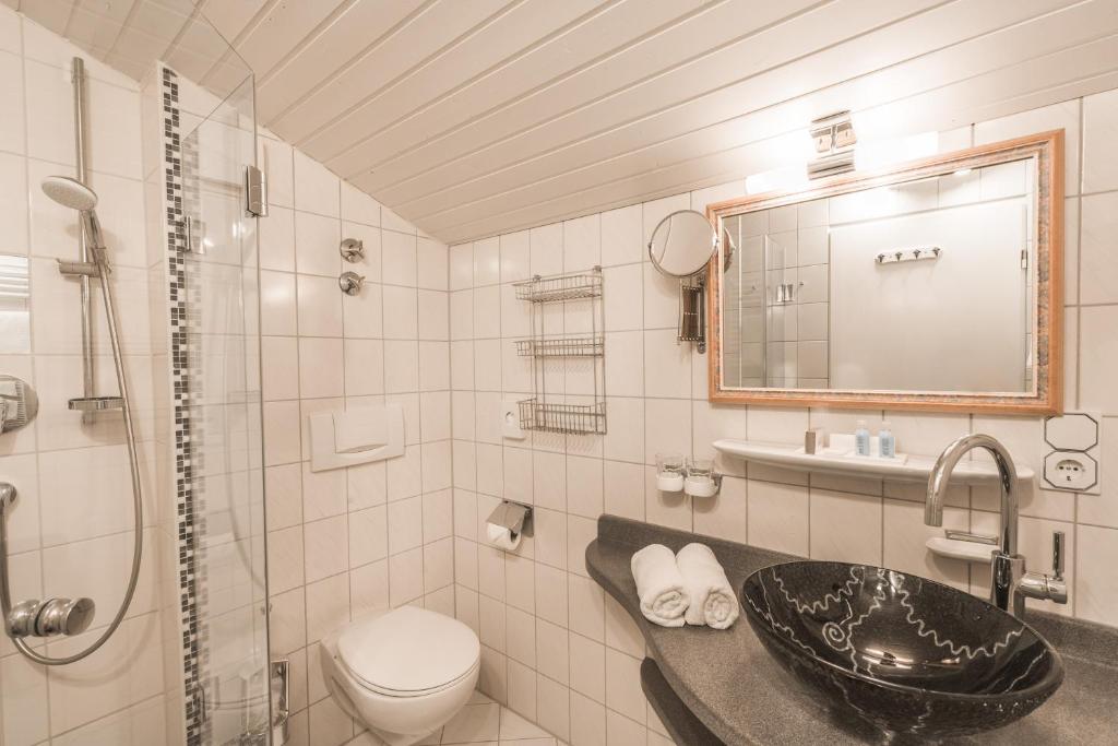 A bathroom at Alpenhotel DAS KÜREN
