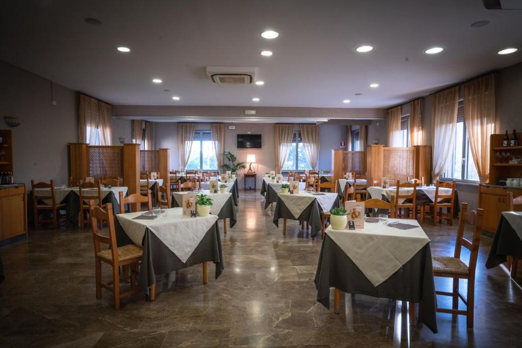 Restauracja lub miejsce do jedzenia w obiekcie L'Anfora