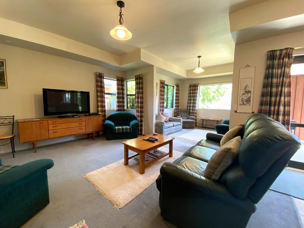 3 Mt Isobel Place - Resim 5