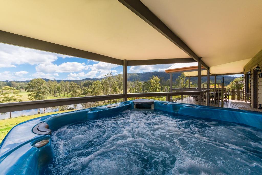 Clarendon Forest Retreat - Three-Bedroom Cottage