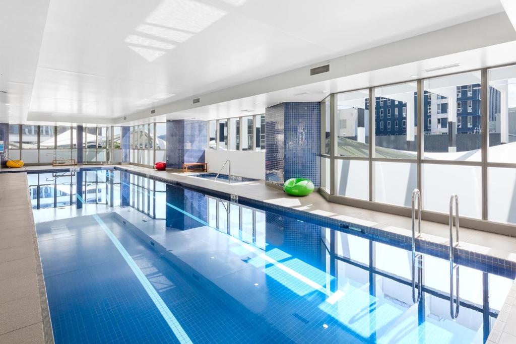 Meriton Suites Herschel Street, Brisbane photo