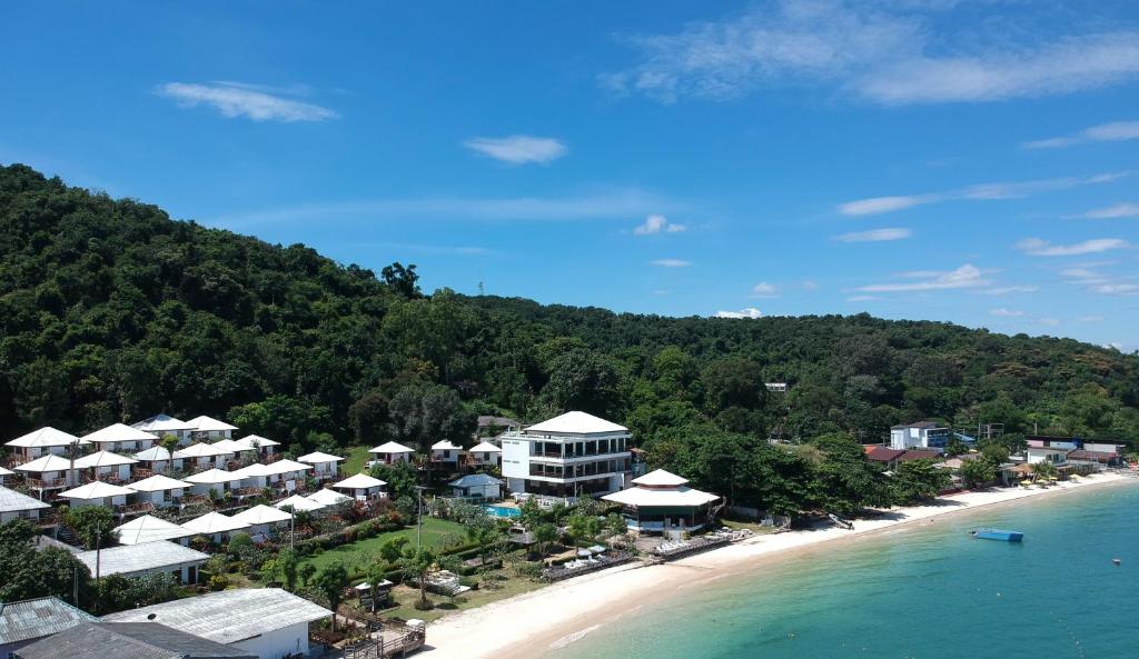 an aerial view of a resort on a beach at Samed Cliff Resort in Ko Samed