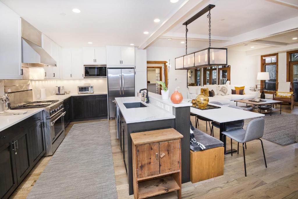 Snowlcoud 203 condo