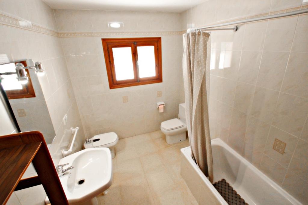 Laura-29A - pretty holiday property with garden and private ...