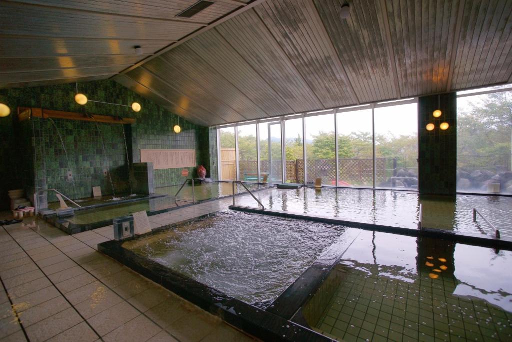 Bazén v ubytování Hotel Kaminoyu Onsen nebo v jeho okolí