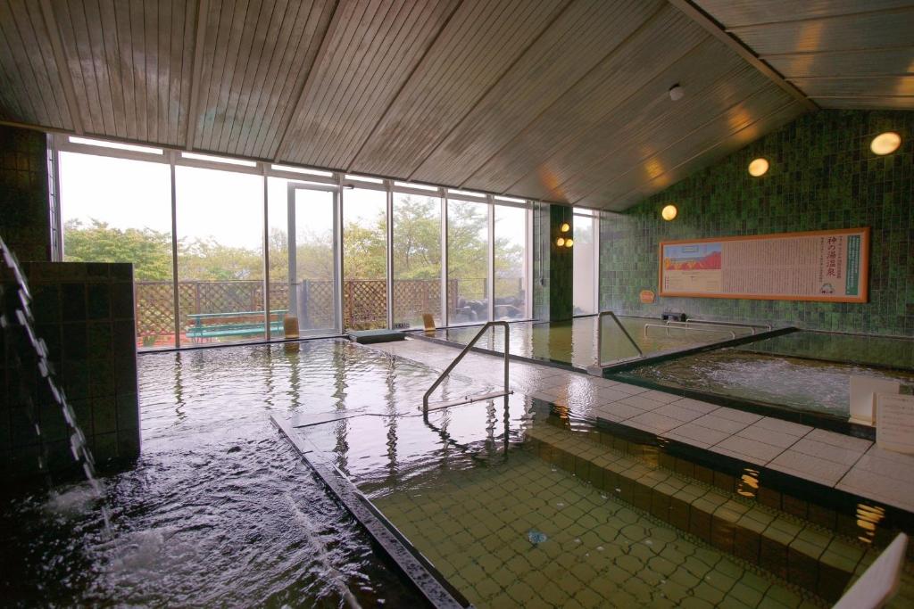Bazén v ubytování Hotel Kaminoyu Onsen nebo v jeho okolí