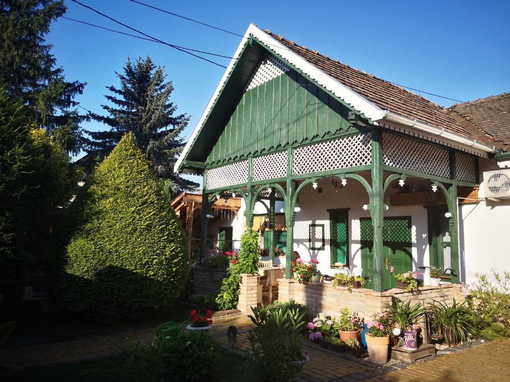 Budova, kde se prázdninový dům nachází